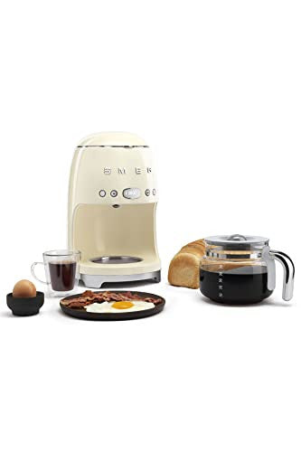 Smeg DCF02CREU filteres kávéfőző (aroma és automatikus indítás, üvegkancsó 12 csészéig, 2 intenzitási szint, melegítő funkció, 1050 W, krém)