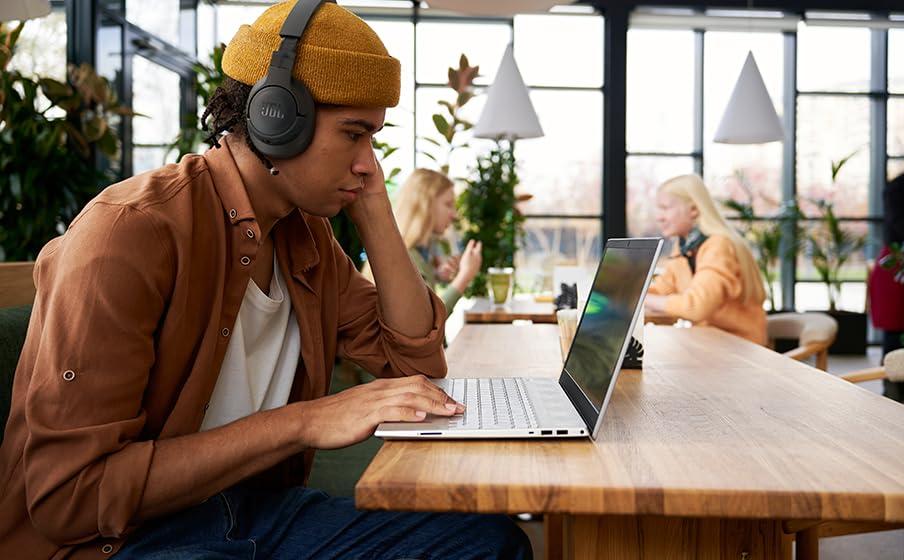 JBL Tune 770NC vezeték nélküli over-ear fejhallgató, adaptív zajszűréssel, összehajtható kialakítással, akár 70 óra üzemidővel