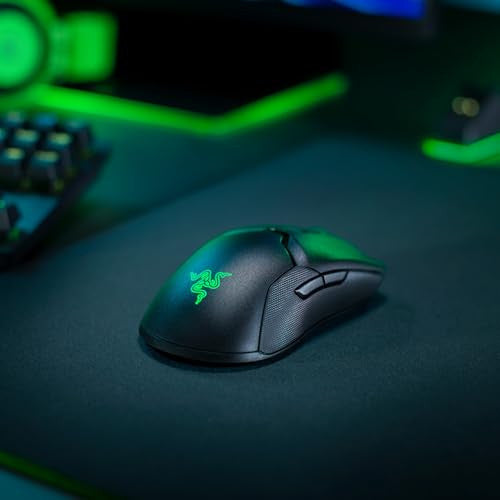 Razer Viper Ultimate töltőállomással - esports egér HyperSpeed vezeték nélküli