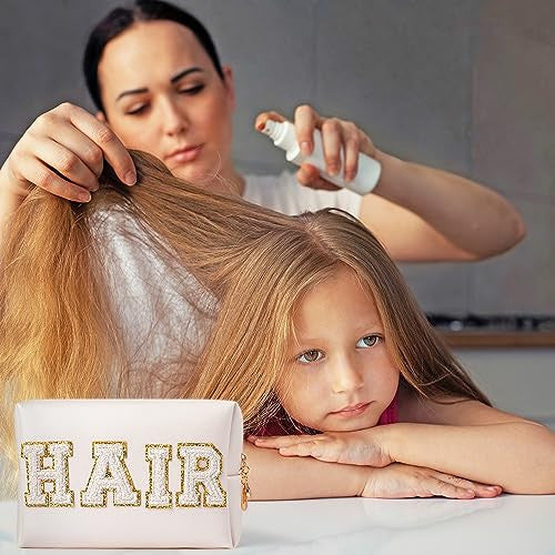 Y1tvei Hair fehér utazó kozmetikai táska, preppy patch varsity betűk pipere táska