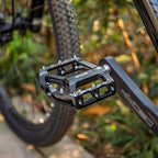 GEWAGE MTB kerékpárpedál szett – lapos pedálok hegyikerékpárhoz és gravel bike-hoz