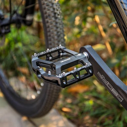 GEWAGE MTB kerékpárpedál szett – lapos pedálok hegyikerékpárhoz és gravel bike-hoz