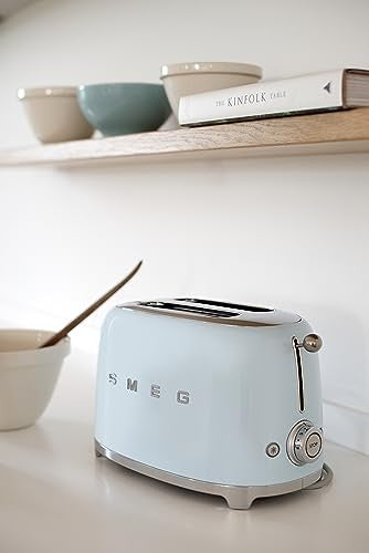 Smeg TSF01PBEU kenyérpirító (2 szeletes, 6 fokozat, melegítő, kiolvasztó, bagel funkció, morzsatálca, 950W, pasztellkék)